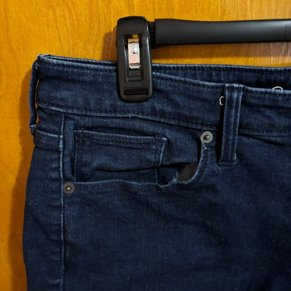 Universal Thread Dark Blue Jean Shorts - Picture 3 of 12